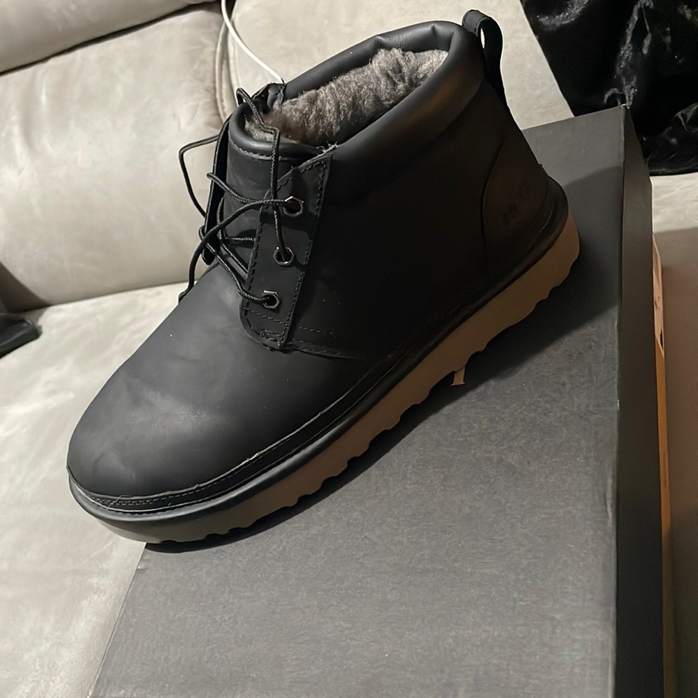 Men’s Ugg boots size 8